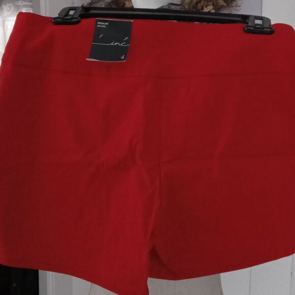 NWT WOMENS INTERNATIONAL CONCEPTS MID RISE RED SHORTS SIZE 4 - Picture 2 of 4